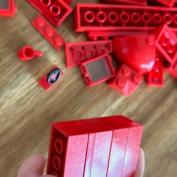 LEGO LOT over 150 Red Lego pieces bricks. Vintage + recent pieces - Picture 12 of 13